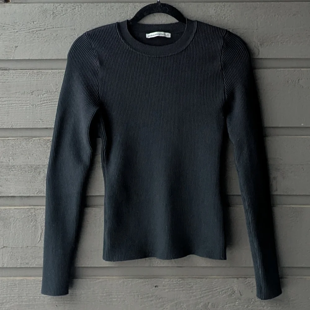 Abercrombie & Fitch Black Stretchy Ribbed Heavyweight Crew Neck Sweater Small